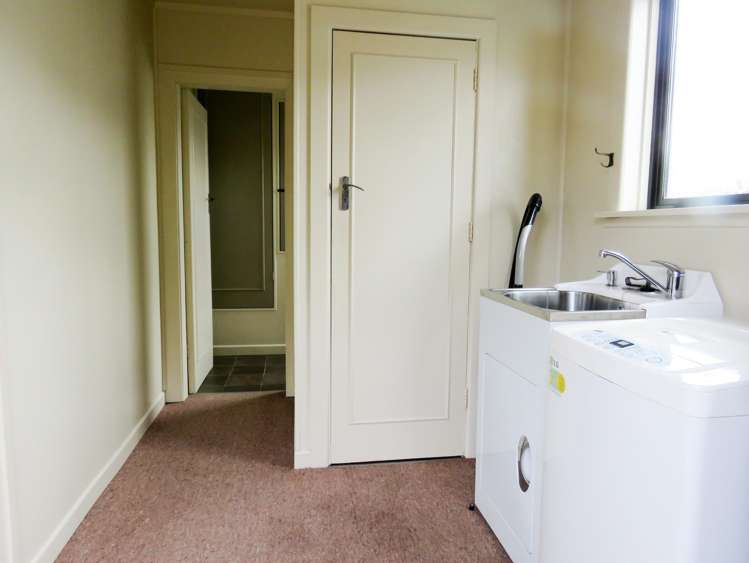 7 Main Street Reefton_12