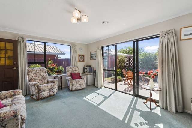 2/50 Dunbarton Street Redwood_3