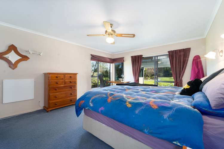 148 Willow Park Drive Opaki_11