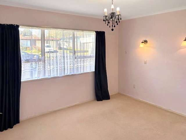 136 Richmond Avenue 11139_4