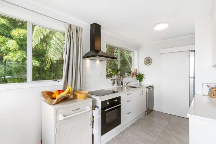 2/7 Malters Place Browns Bay_5