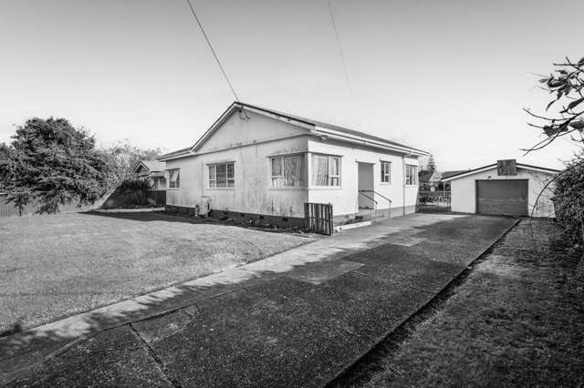 This house needs you!!!