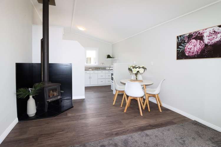 276 High Street South Carterton_10