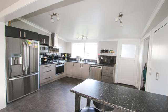 15 Huia Street Pahiatua_2