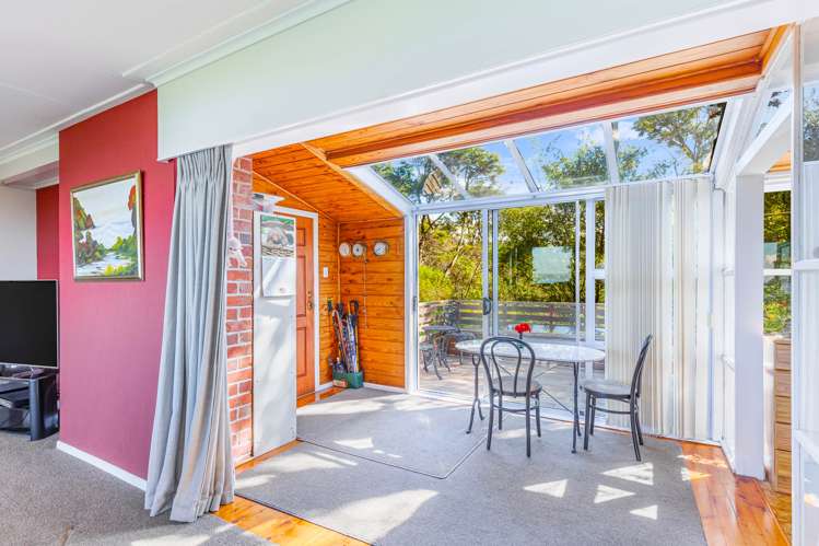 98 Scenic Drive Titirangi_18