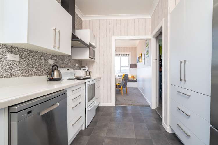 63 Easther Crescent Kew_9