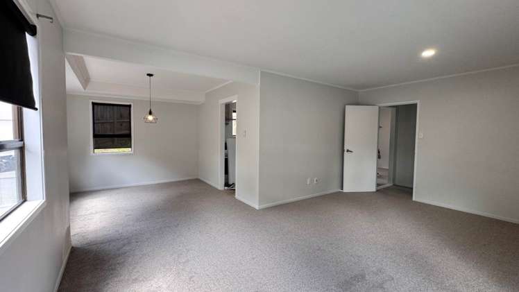 34 Orinda Close Botany Downs_1