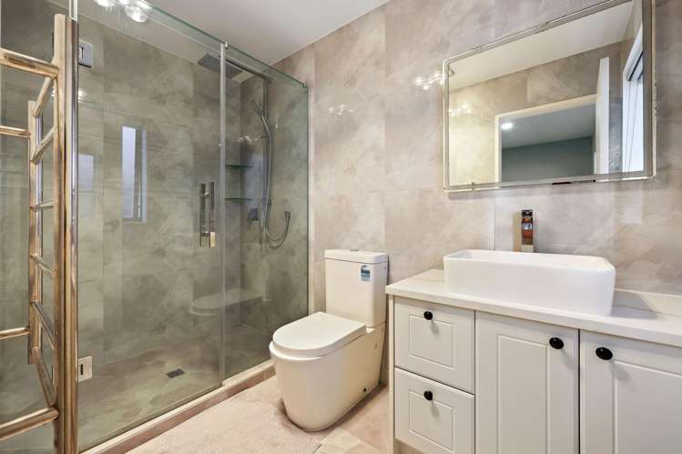14 Taketonga Road Flat Bush_24