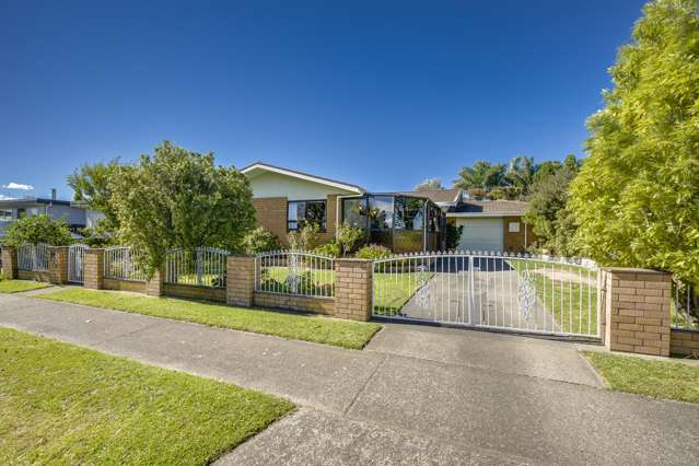 329 Westminster Avenue Tamatea_1