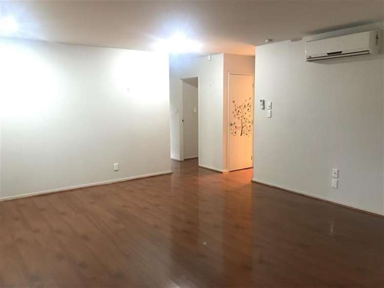 7 John Broad Place Flat Bush_4