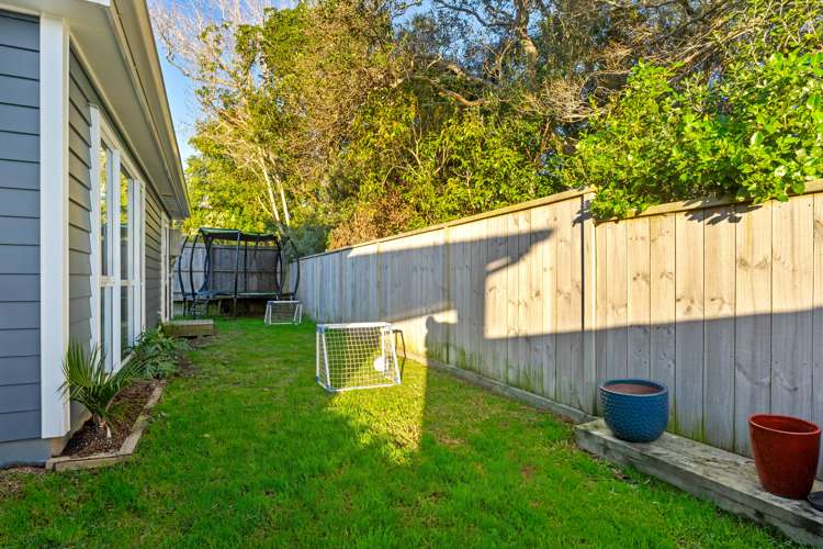 8 Waititiro Rise Stanmore Bay_26