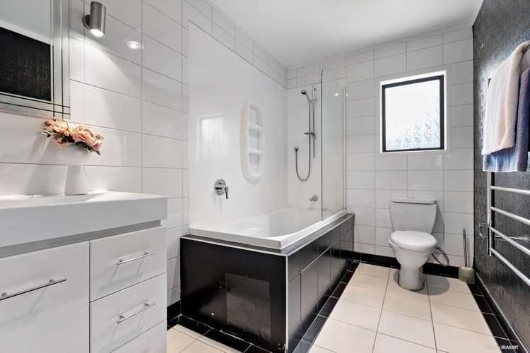 34 Nui Mana Place Te Atatu South_15