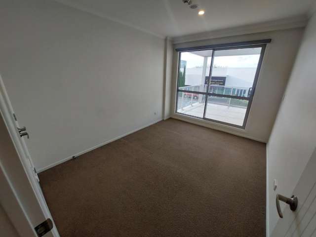 8/521 Anglesea Street 10463_4