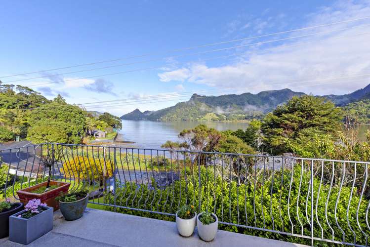 1204 Huia Road Huia_15