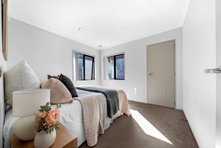 42 Arrowsmith Drive Flat Bush_6