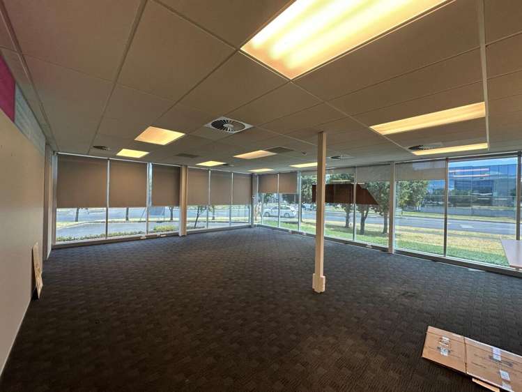 Ground Floor, 4 Pavilion Drive, Mangere Mangere_1