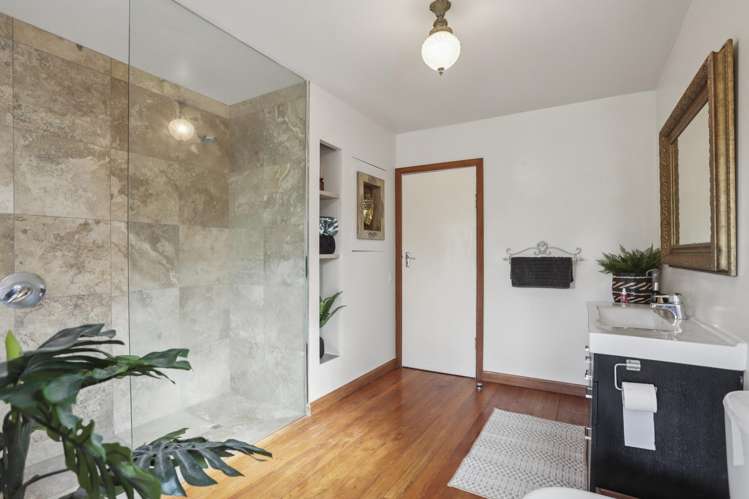 10 Rauhuia Crescent Parau_10