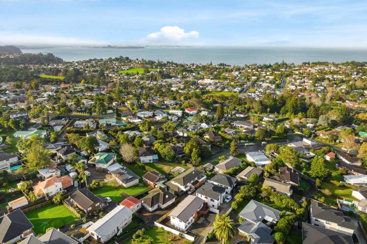 120 Golf Road New Lynn_30