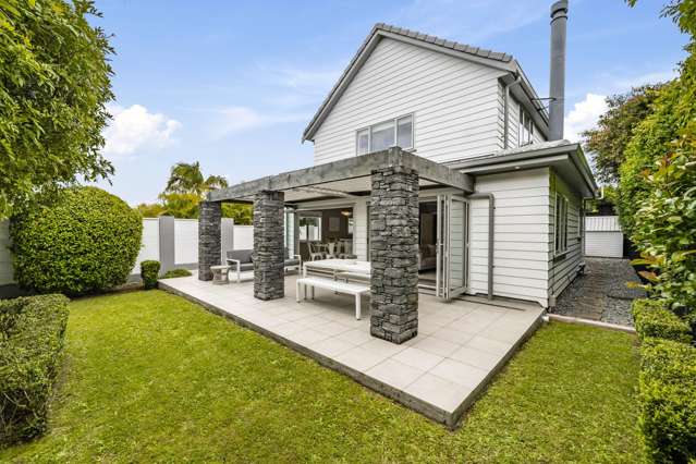 DOWNSIZE TO REMUERA'S NORTHERN SLOPES