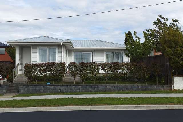 Spacious Home w/ Deck & Garden