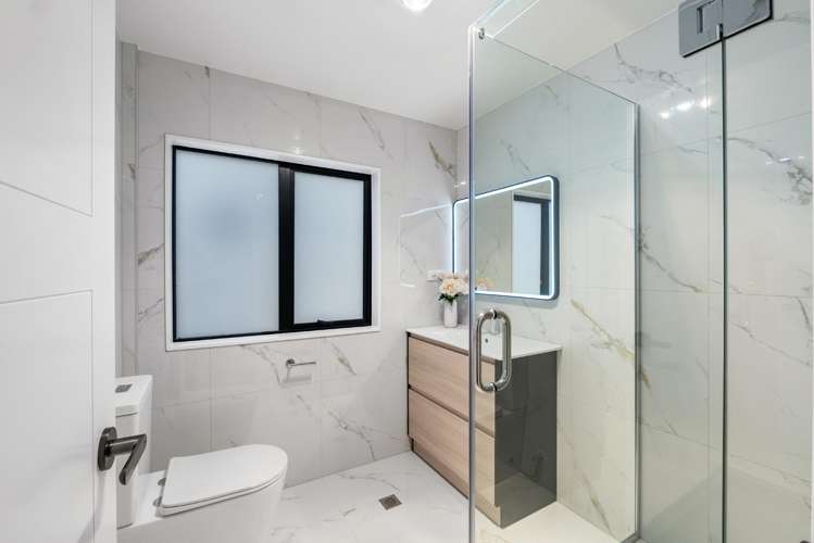 5/9 Blanes Road Weymouth_14