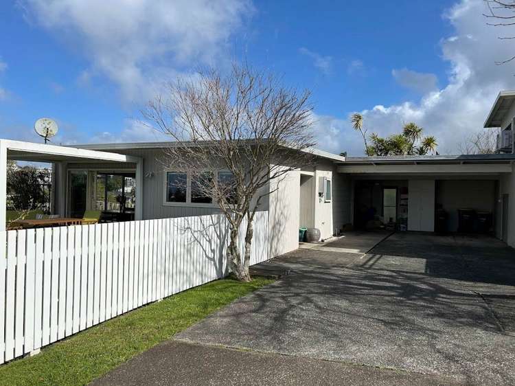2/2 Maxwelton Drive Mairangi Bay_15