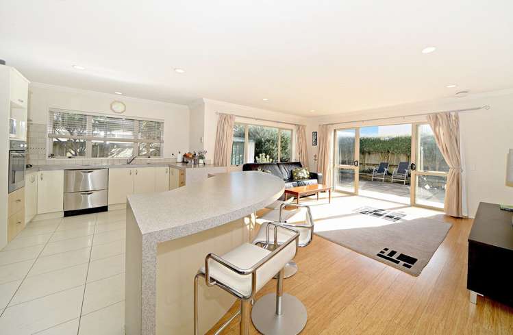 6 Zara Court Flat Bush_6