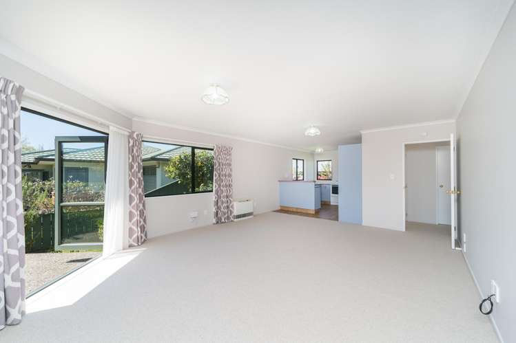 7 Saint Johns Close (off West Street) Feilding_5