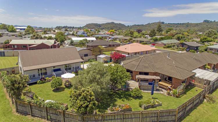 51 Cholmondeley Crescent Whitianga_0