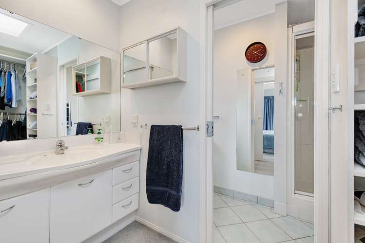 23 Roberts Road Matakatia_18