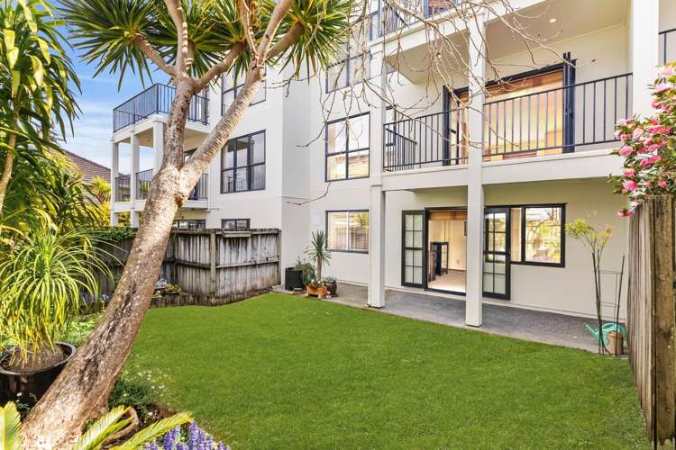 3/2 Colonial Rd_0