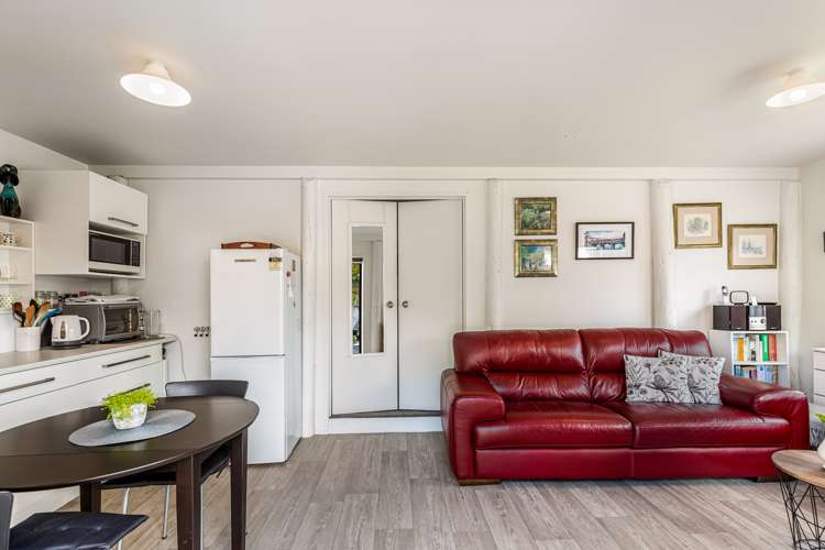 2/17 Duncan Avenue Te Atatu South_11