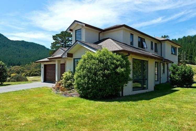 25 Sanctuary Cove Pauanui_1