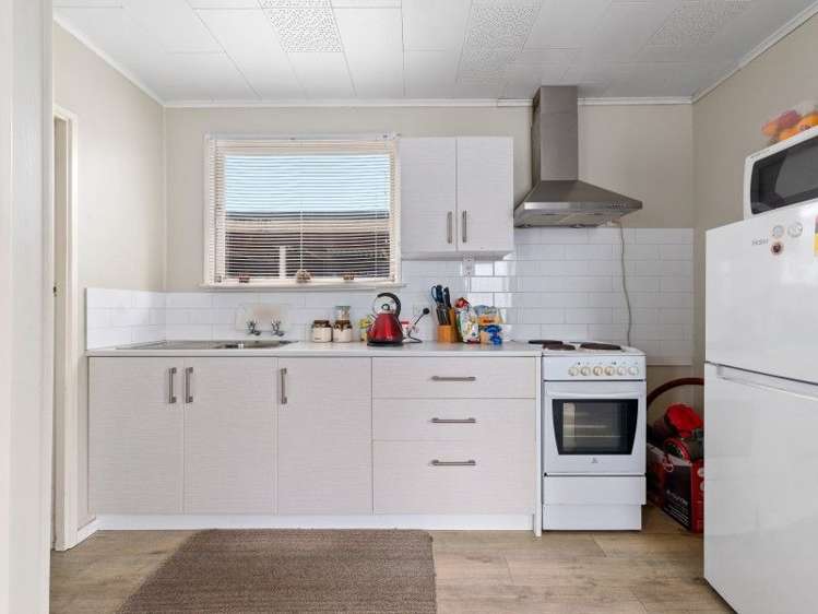 21B Deere Avenue 1064_2