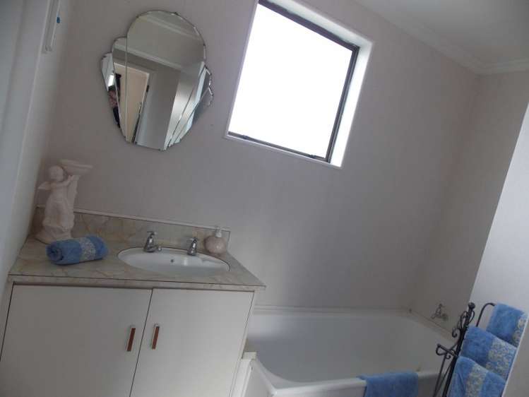 8 Pop Andrew Drive Te Anau_15