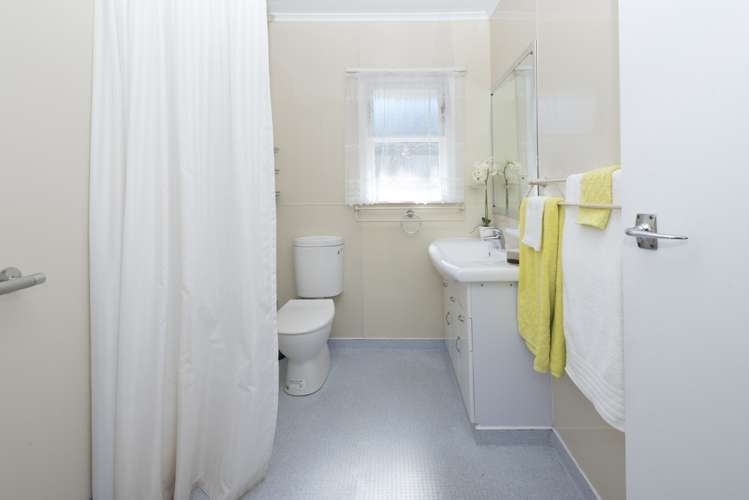 8 Angelo Avenue Howick_9