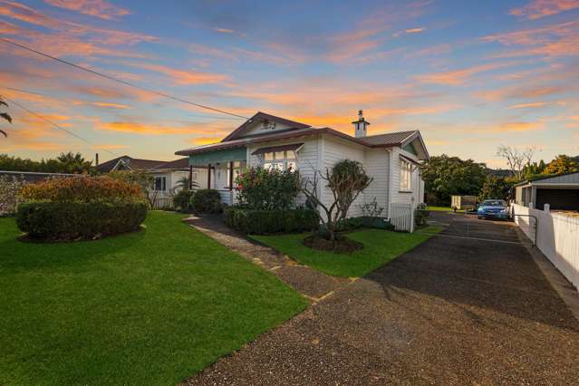 Charming Bungalow on King Street, Kensington