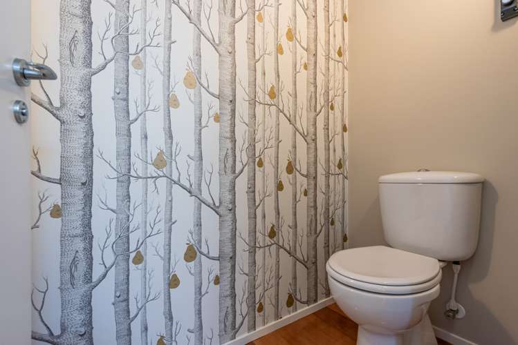 9 Caughley Grove Karori_32