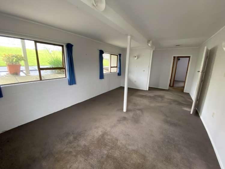 17 Alamein Avenue Belmont_9