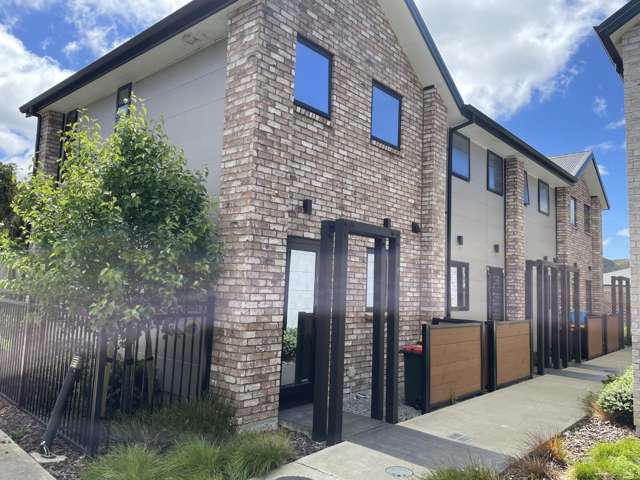 10/17 Pearce Crescent 1353_1