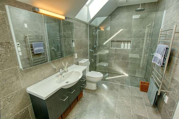 90 The Strand Okarito_14