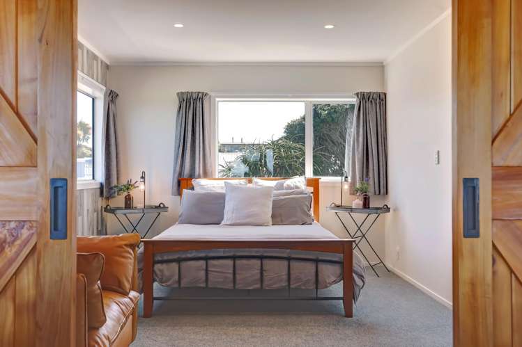 8 Nukumaru Parade Waiinu Beach_17