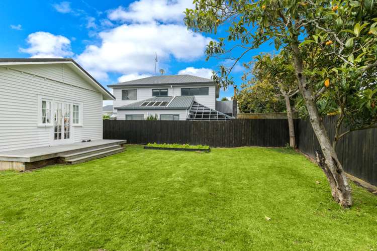 24 Sulphur Beach Road Northcote Point_26