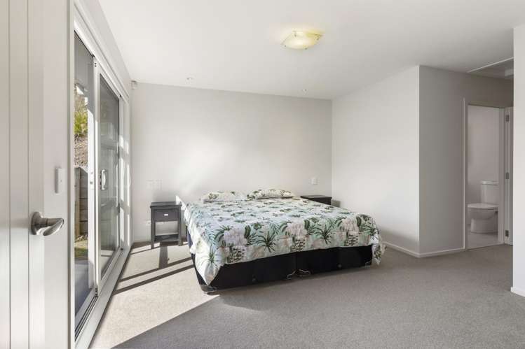 66 Cedarwood Street Woodridge_5