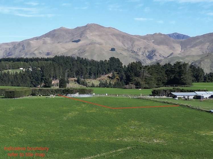 Livingstone-Duntroon Road Duntroon_2