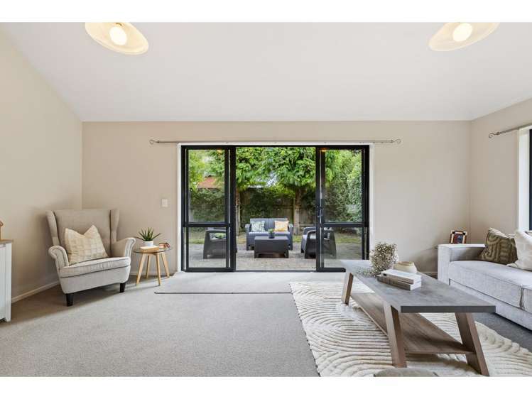 17 Sutton Place Dallington_11