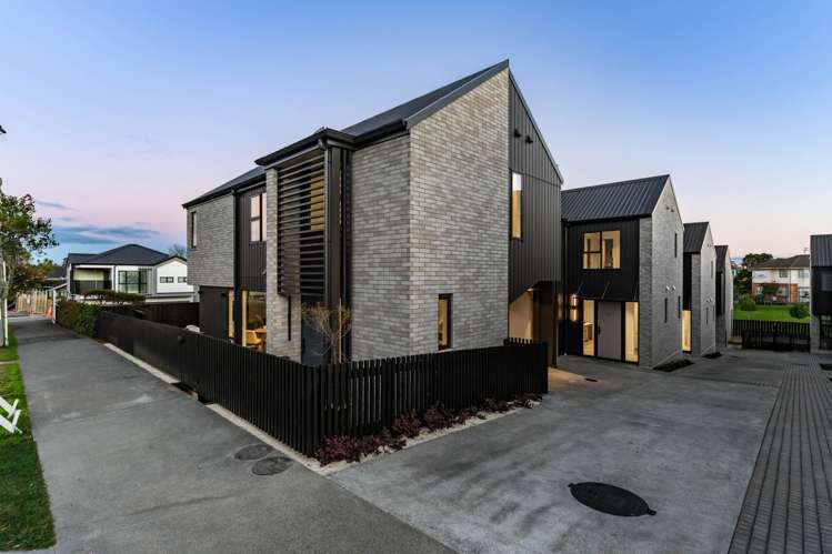 26-28 Weybridge Crescent_1