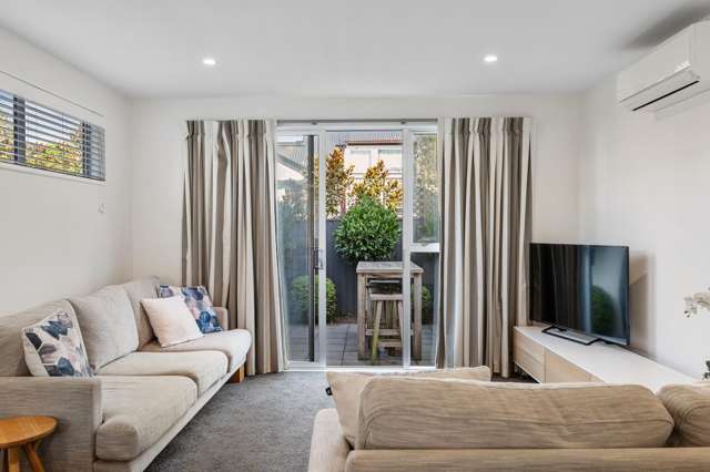 8/46 Andover Street Merivale_4