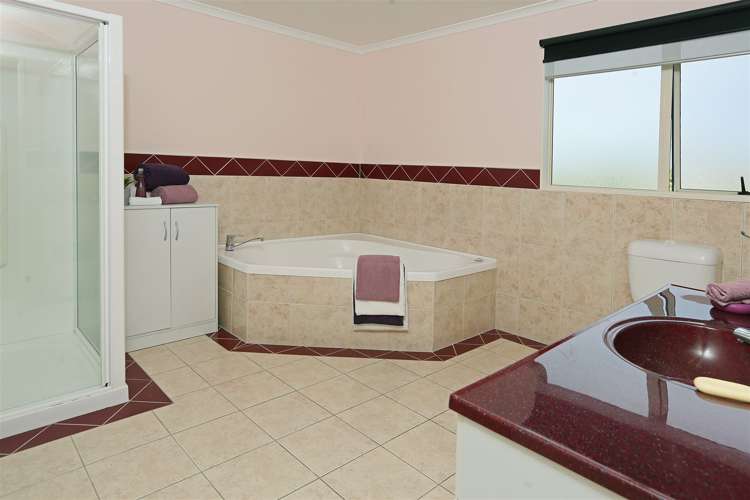 9 Chardonnay Rise Henderson_12