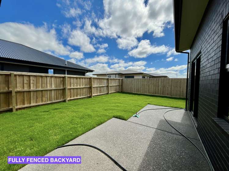 86 Monarch Drive 11103_16